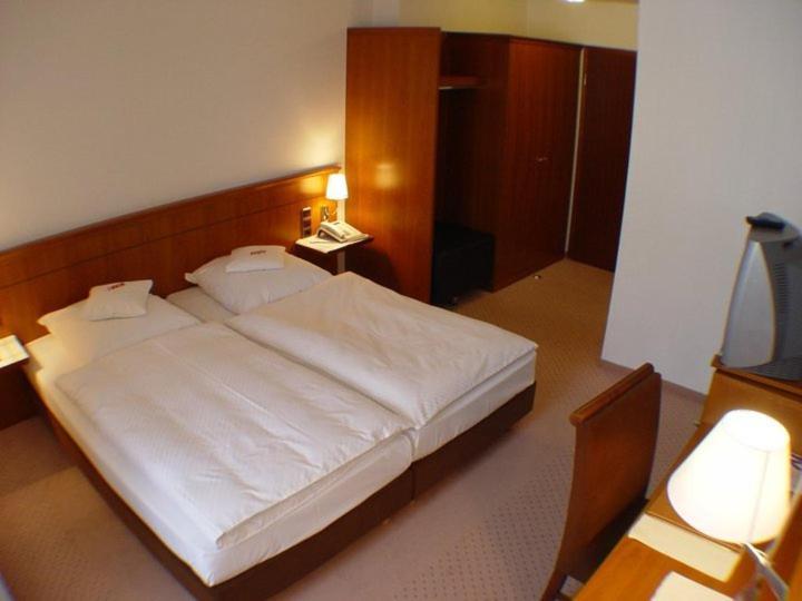 Continental 4* Bonn